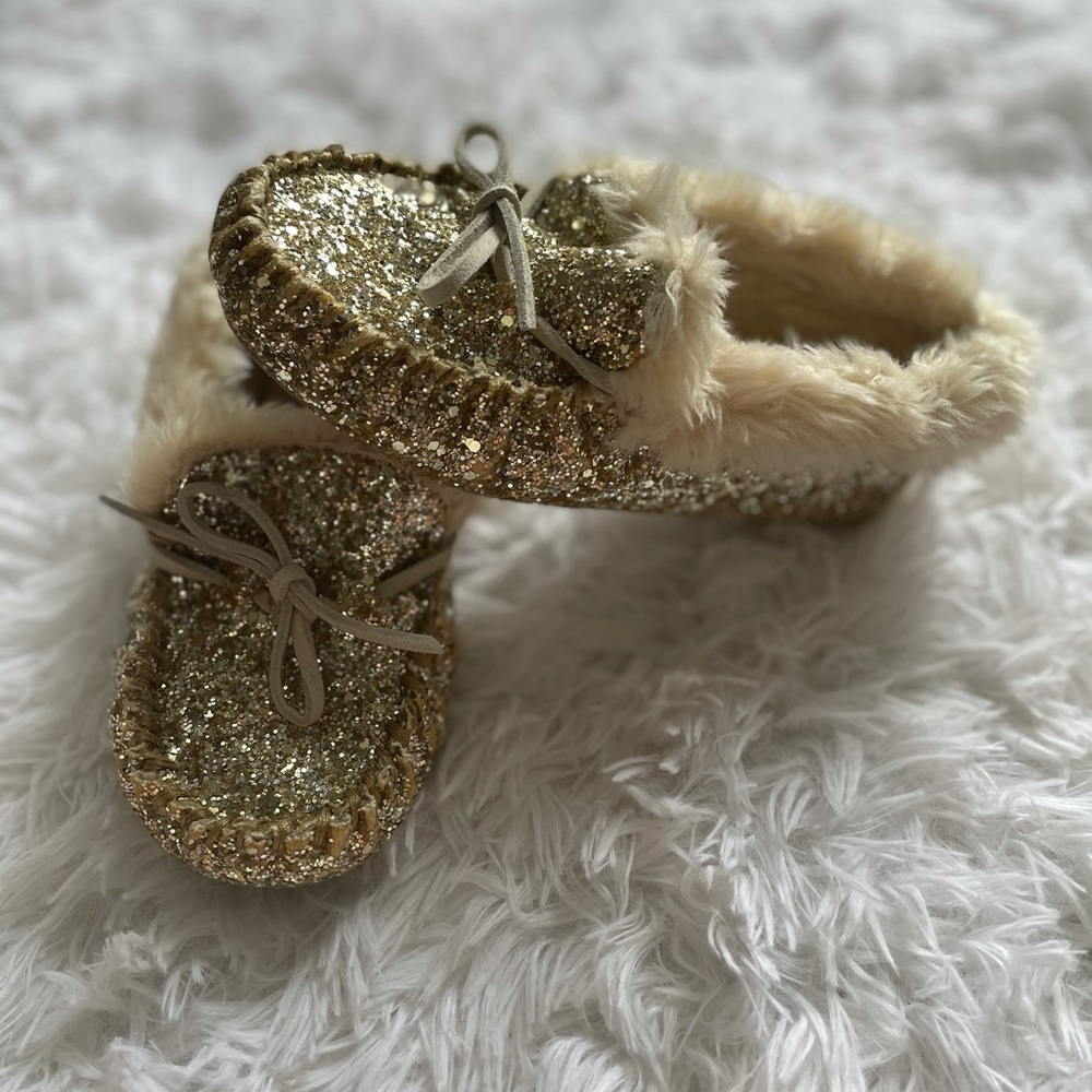 Girls glitter moccasin shoes
